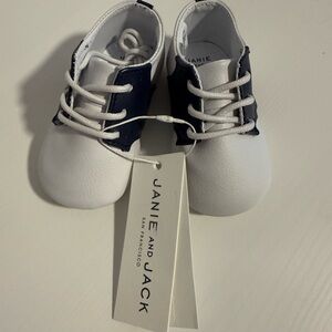 Janie and Jack Navy and White Saddle Crib Shoe